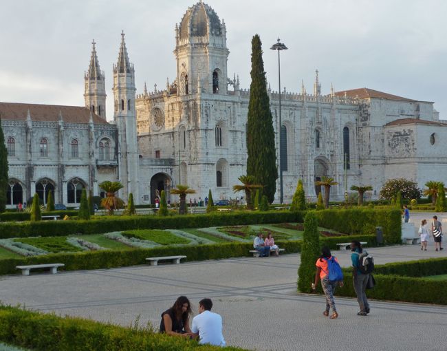 Monastery of Jeronimos in the Belém neighborhood in Lisbon, Portugal, love affair with a tart