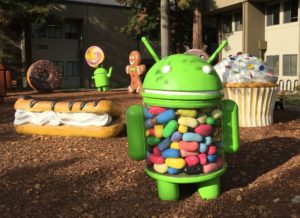 Android figures outside the Google Merchandise Store