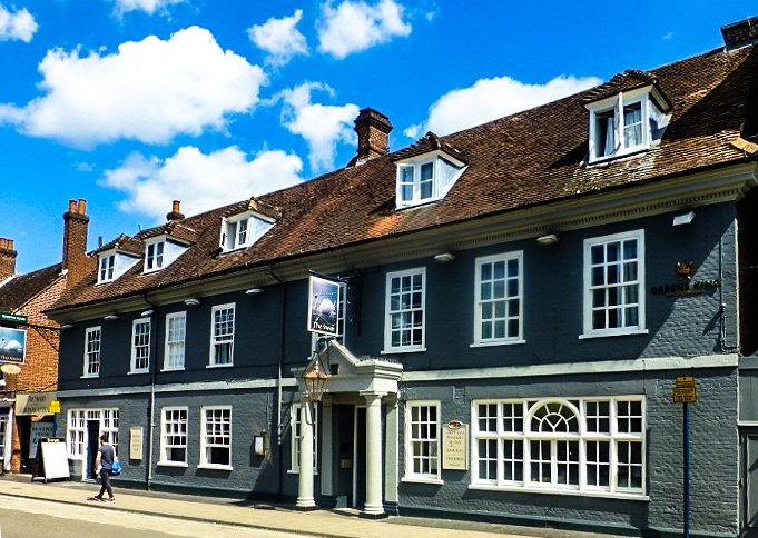 On-Altons-High-Street-The-Swan-Hotel-where-Jane-Austen-picked-up-her-mail-and-caught-the-coach-to-London