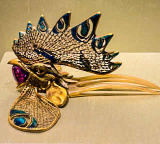 Peacock pendant - France (1902-1903), Calouste Gulbenkian Museum, Lisbon, Portugal